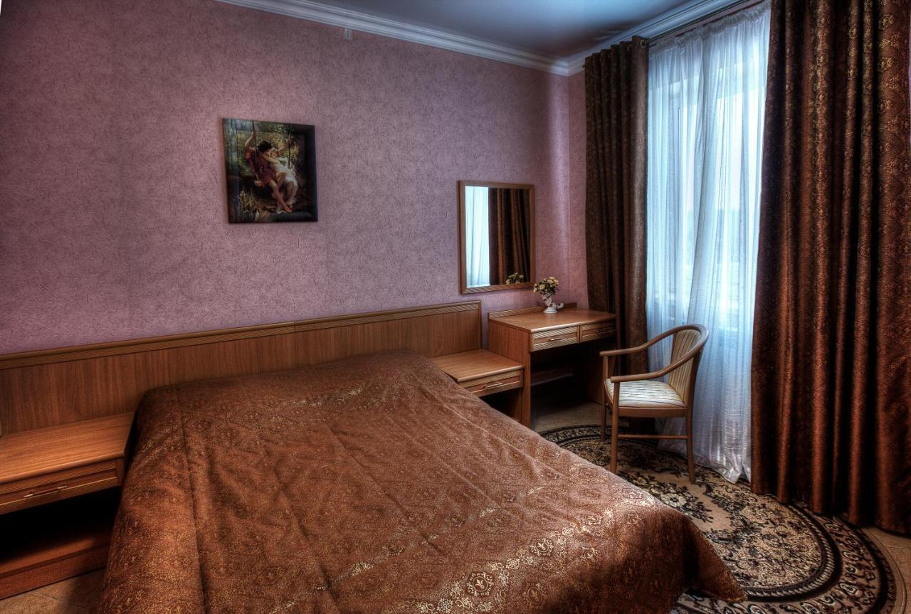 Dvoryanskoye Gnezdo Hotel Smolensk Habitación foto